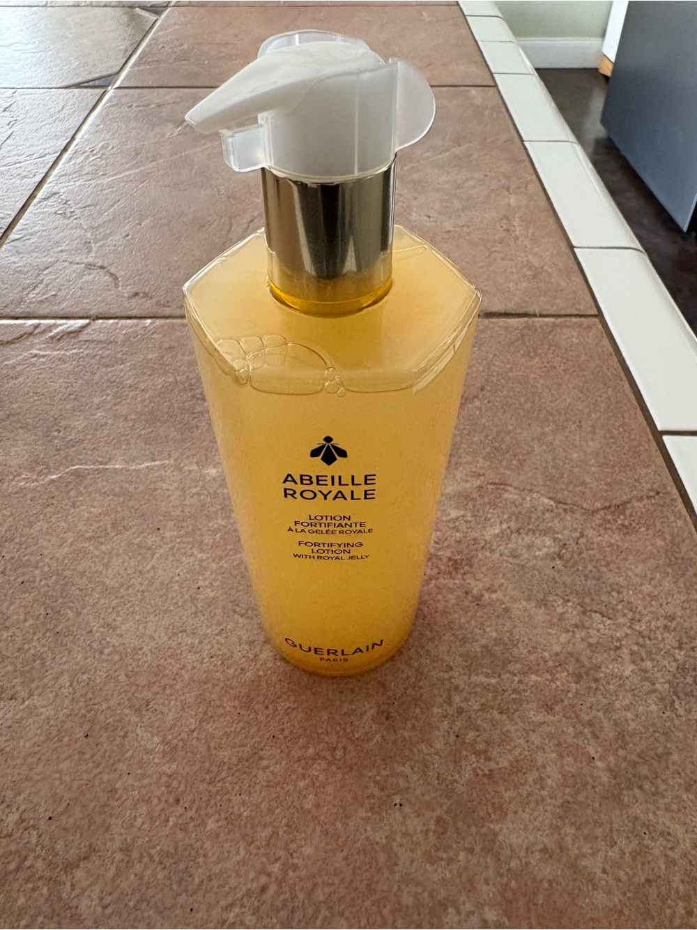 GUERLAIN Abeille Royale Fortifying Body Lotion with Royal Jelly